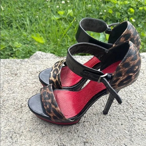 Stylish Black and Leopard Print Women's Heels - Picture 4 of 4